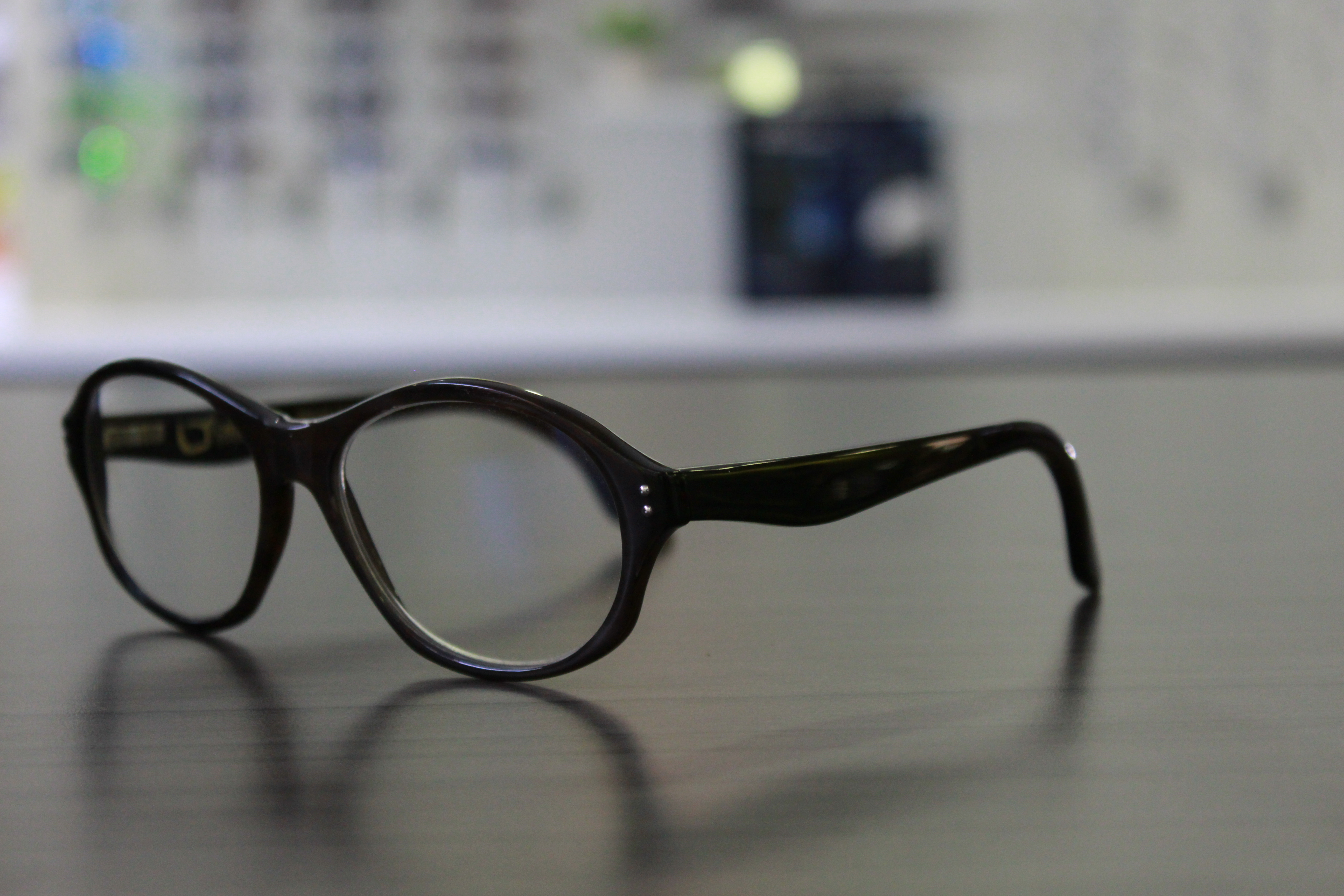 paire de lunettes lys vision opticien